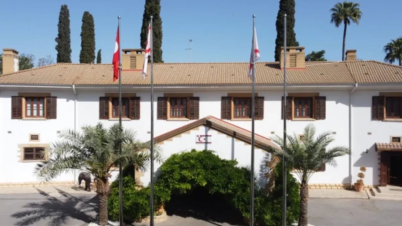 Tatar bugün Meclis’te temsil edilen siyasi partileri kabul edecek