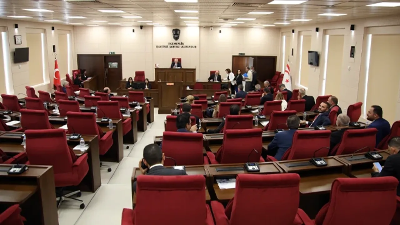Mecliste ivedilik tezkereleri onaylandı