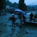 Nepal'deki sel felaketinde sınırın Çin tarafında hayatını kaybedenlerin sayısı 5'e çıktı
