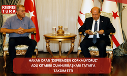 Hakan Oran "Depremden Korkmuyoruz" adlı kitabını Cumhurbaşkanı Tatar’a takdim etti