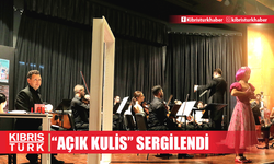 "Açık Kulis” isimli müzikli oyun prömiyer temsiliyle dün seyirci önüne çıktı