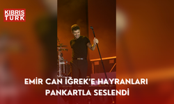 EMİR CAN İĞREK’E HAYRANLARI PANKARTLA SESLENDİ