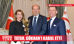 Cumhurbaşkanı Ersin Tatar, Kıbrıslı Türk sanatçı Bahar Gökhan’ı kabul etti