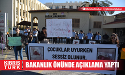 Evrensel Çocuk Hakları Derneği, Acil Durum Hastanesi’nde yaşananlara ilişkin Sağlık Bakanlığı önünde açıklama yaptı