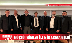 BAŞBAKAN ÜNAL ÜSTEL GAZİMAĞUSA BÖLGESİ'NİN 3 GÜÇLÜ İSMİ İLE BİR ARAYA GELDİ