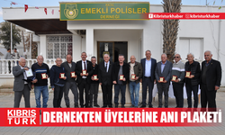 Emekli Polisler Derneği'nden üyelerine anı plaketi