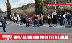 İsrail Cumhurbaşkanı havaalanında protesto edildi