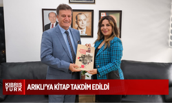 "Kıbrıs Ulaşım Tarihi" kitabı, Arıklı'ya takdim edildi
