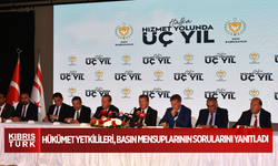 Halka Hizmet Yolunda Üç Yıl Toplantısı... Hükümet yetkilileri, basın mensuplarının sorularını yanıtladı