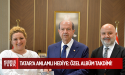 Cumhurbaşkanı Ersin Tatar'a albüm takdimi yapıldı