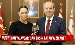 Cumhurbaşkanı Ersin Tatar, sanatçı Hülya Avşar’ı kabul etti