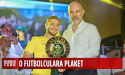 MTG TARİHİNE GEÇEN FUTBOLCULARA ANLAMLI PLAKET