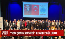 Türkan Şoray kendisinin yaptığı tabloyu kız çocuklarının eğitimi için bağışladı.
