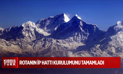 Everest'te şerpalar zirveye kadar olan rotanın ip hattı kurulumunu tamamladı