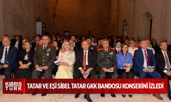 Cumhurbaşkanı Tatar ve eşi Sibel Tatar GKK Bandosu konserini izledi