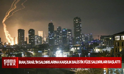 İran, İsrail'in saldırılarına karşılık balistik füze saldırıları başlattı