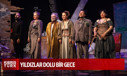 21. Kıbrıs Tiyatro Festivali’nde “Kel Diva”  oyunu yıldızlar geçidine sahne oldu
