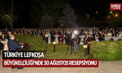 30 Ağustos Zafer Bayramı dolayısıyla Türkiye'nin Lefkoşa Büyükelçiliği bahçesinde resepsiyon düzenlendi