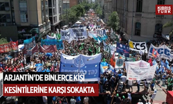 Arjantin’de binlerce kişi eğitim ve sağlık kesintilerine karşı sokakta
