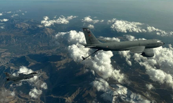 Türk Hava Kuvvetlerinden Kıbrıs Adası'nın güneyinde eğitim uçuşu