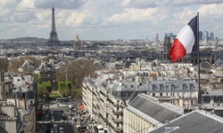 Fransa'da Ulusal Meclis tartışmalı emeklilik reformunun askıya alınmasını onayladı