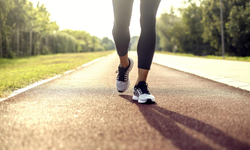 Araştırmaya göre, günde en az 3 bin adım atmak Alzheimer’ın ilerlemesini yavaşlatabilir