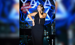 Ünlü Sanatçı Hülya Avşar Kıbrıs’ı Salladı! “Sevgimi unutmuyorum, onlara göre hareket ediyorum”