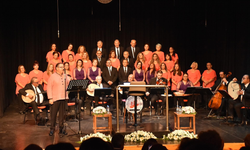 ‘Keyifli Şarkılar’ Konseri Sanatseverlerle Buluştu