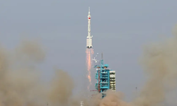 Çin'in yeniden kullanılabilir roketi uzayda alev aldı
