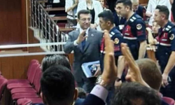 Ekrem İmamoğlu'nun diplomasının sahte olduğu iddiasıyla yargılandığı davada ara karar