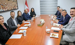 CHP Lideri Özgür Özel’den CTP Başkanı Sıla Usar İncirli’ye tebrik ziyareti