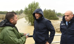 Harmancı, Lefkoşa’da son durumu aktardı: Şu an kapalı yol yok, hastane için bir tehdit bulunmuyor