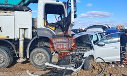 Esentepe’de Feci Kaza: Otomobil ile Beton Mikseri Kafa Kafaya Çarpıştı