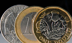 Sterlin 56,85 TL, dolar 42,65 TL, euro 49,75 TL’den işlem görüyor