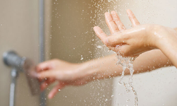 Sabah mı, Akşam mı Duş Daha Sağlıklı? Bilim Yanıtladı