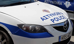 Dini semboller kullandığı için ölüm tehdidi alan sanatçının, açıklamasının da silinmesi istendi