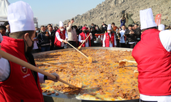 En büyük sucuklu yumurtadan 15 dakikalık kesintisiz tezahürata kadar 2025’te çeşitli dünya rekorları kırıldı