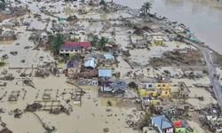 Endonezya'da şiddetli yağışların yol açtığı afetlerde ölü sayısı 1030'a yükseldi