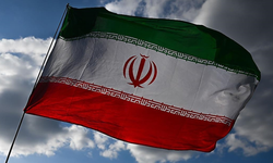 İran’da gösteriler sürerken, 21 eyalette soğuk hava gerekçesiyle resmi tatil ilan edildi