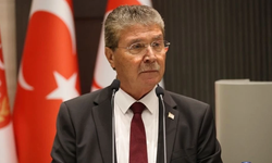 Başbakan Ünal Üstel, Müsteşar Hakkındaki Eleştirilere Yanıt Verdi