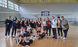 Esin Leman Lisesi’nden Tarihî Başarı: Çeyrek Finale Yükseldiler