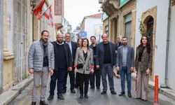 Sıla Usar İncirli, Surlariçi’nde esnafın yeni yılını kutladı