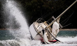 Baf açıklarında kaybolan yelkenli bulundu