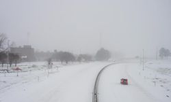 ABD'de kar fırtınası nedeniyle 10 bine yakın uçuş iptal edildi