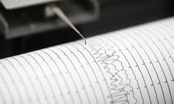 Endonezya'da 6,7 büyüklüğünde deprem