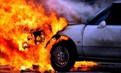 Girne’de park halindeki araçta yangın çıktı