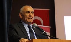 Çavuşoğlu: Devletin yükünü omuzlayan yüzlerce öğretmen adayı, açılan dava sonucunda hak kaybına uğratıldı