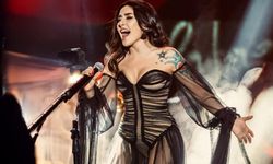 Melek Mosso Yalnız Kaldı!