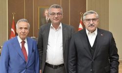 Cumhurbaşkanı Erhürman, AK Parti Genel Başkan Yardımcısı Yayman ve gazeteci Donat'ı kabul etti