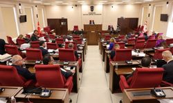 Milletvekili maaşı 1500 Sterlin yükselirken, brüt asgari ücret 1045 Sterlin; yüzde 44 fark var!